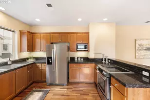 10336 SW Hollyridge Ln, Beaverton, OR 97005 - Photo 12