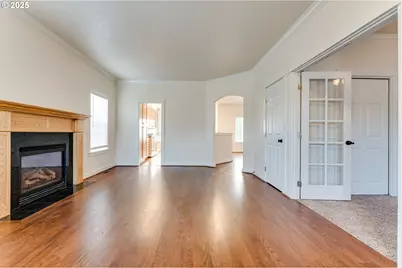 4699 Symphony Dr, Eugene, OR 97404 - Photo 4