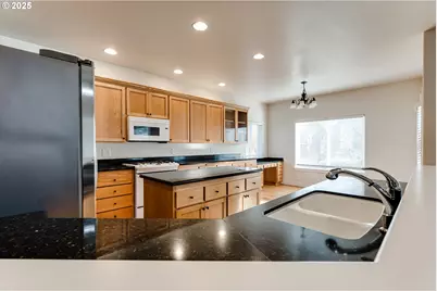 4699 Symphony Dr, Eugene, OR 97404 - Photo 10