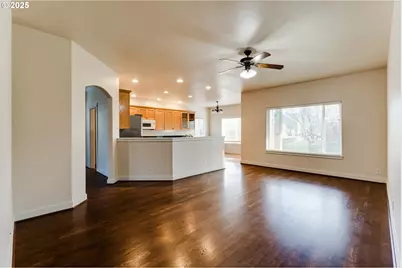 4699 Symphony Dr, Eugene, OR 97404 - Photo 12