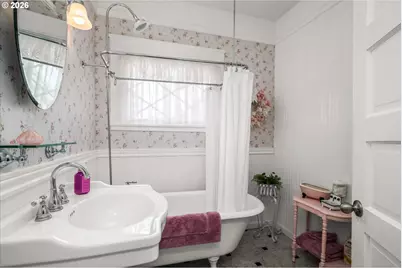 524 N 5th St, Creswell, OR 97426 - Photo 16