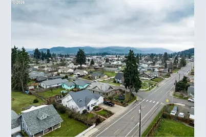 524 N 5th St, Creswell, OR 97426 - Photo 32