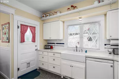 524 N 5th St, Creswell, OR 97426 - Photo 18