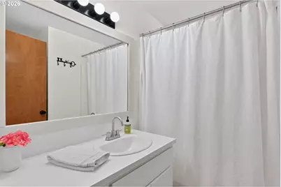 17824 SW Granada Dr, Beaverton, OR 97007 - Photo 12
