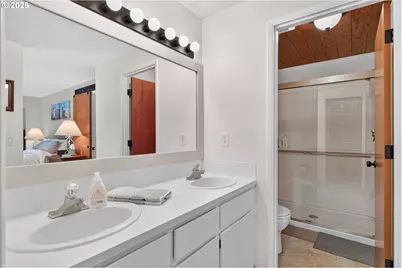 17824 SW Granada Dr, Beaverton, OR 97007 - Photo 16