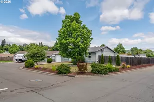 113 Shaffer Ct, Roseburg, OR 97471 - Photo 2