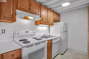 7748 SW Barnes Rd, Portland, OR 97225 - Photo 8