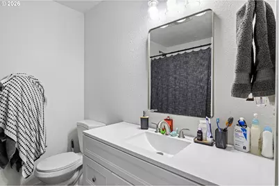 380 NW Cary St, Winston, OR 97496 - Photo 18