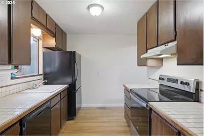 17570 NW Shorewood Dr, Beaverton, OR 97006 - Photo 4