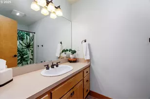 9690 SW Spring Crest Dr, Portland, OR 97225 - Photo 24