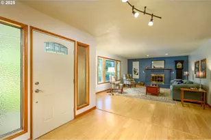 1526 SW Cypress Ln, McMinnville, OR 97128 - Photo 8