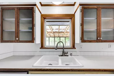 845 Hughes St, Eugene, OR 97402 - Photo 8