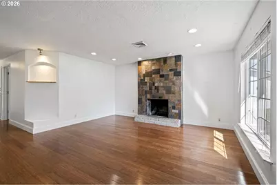 1980 Princeton Dr, Eugene, OR 97405 - Photo 4