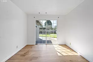 1980 Princeton Dr, Eugene, OR 97405 - Photo 16