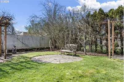 1980 Princeton Dr, Eugene, OR 97405 - Photo 36