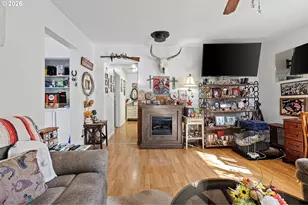 76317 Klohn Rd, Oakridge, OR 97463 - Photo 8