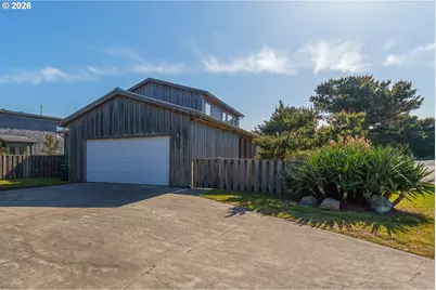1305 Strawberry Dr, Bandon, OR 97411 - Photo 6