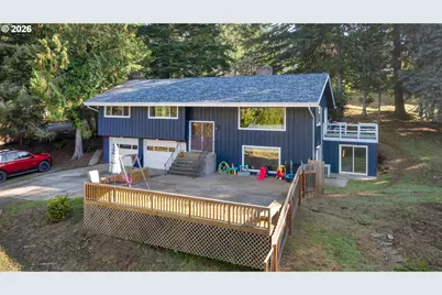 1101 E 15th St, Coquille, OR 97423 - Photo 4