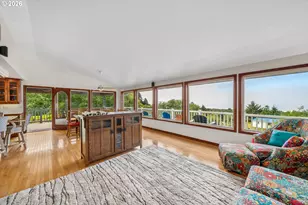 9675 Scenic View Dr, Rockaway Beach, OR 97136 - Photo 10