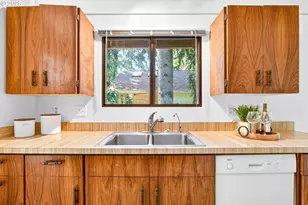 9316 SW 8th Dr, Portland, OR 97219 - Photo 18
