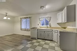 234 N 6th St, Saint Helens, OR 97051 - Photo 10