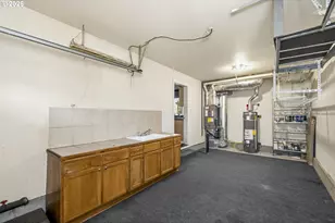 6610 N Smith Ct, Portland, OR 97203 - Photo 36