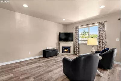 101 NE 14th St, Battle Ground, WA 98604 - Photo 6