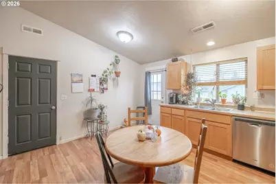 1910 18th Ave, Sweet Home, OR 97386 - Photo 8