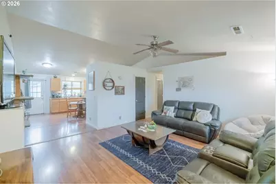 1910 18th Ave, Sweet Home, OR 97386 - Photo 2