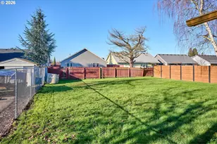 880 N Pershing St, Mount Angel, OR 97362 - Photo 24
