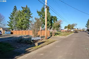 880 N Pershing St, Mount Angel, OR 97362 - Photo 30