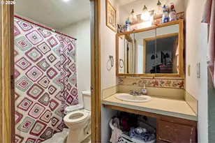 880 N Pershing St, Mount Angel, OR 97362 - Photo 24