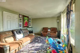 880 N Pershing St, Mount Angel, OR 97362 - Photo 16