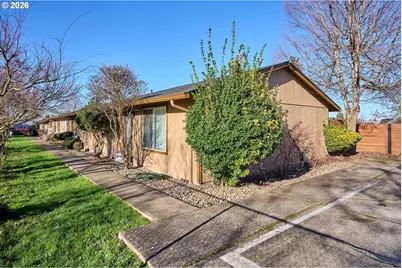 880 N Pershing St, Mount Angel, OR 97362 - Photo 1