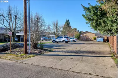 880 N Pershing St, Mount Angel, OR 97362 - Photo 40