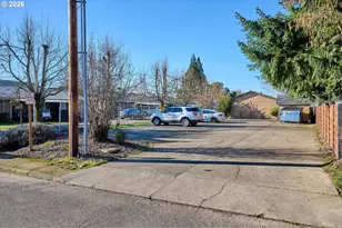 880 N Pershing St, Mount Angel, OR 97362 - Photo 40