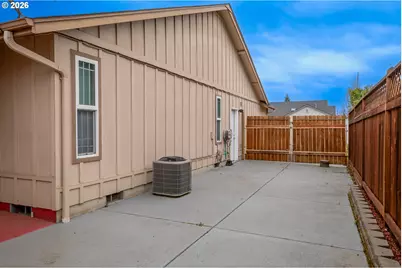 1265 Napa Creek Dr, Eugene, OR 97404 - Photo 22