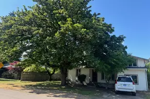 219 Federal Ln, Eugene, OR 97404 - Photo 2