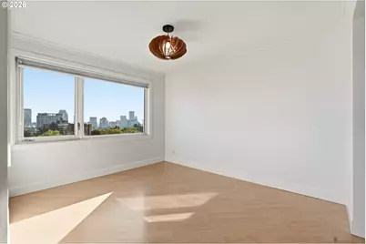 2211 SW Park Pl #702, Portland, OR 97205 - Photo 10