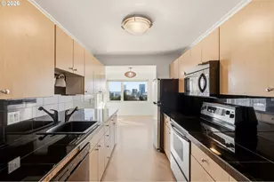 2211 SW Park Pl, Portland, OR 97205 - Photo 12