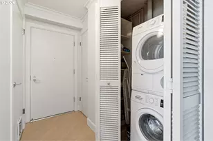 2211 SW Park Pl, Portland, OR 97205 - Photo 26