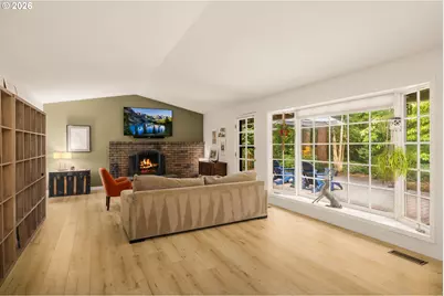 4363 Woodside Cir, Lake Oswego, OR 97035 - Photo 8