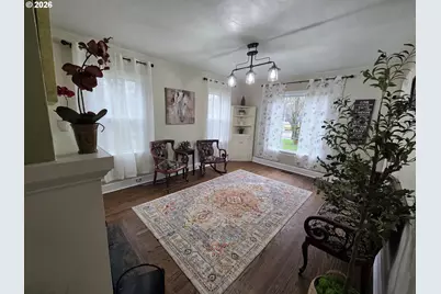 415 SE Roberts Ave, Gresham, OR 97080 - Photo 4