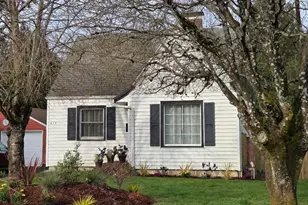 415 SE Roberts Ave, Gresham, OR 97080 - Photo 1