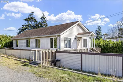 1946 16th St, North Bend, OR 97459 - Photo 4