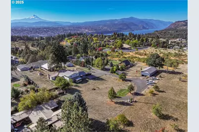 1195 NW Baker Dr, White Salmon, WA 98672 - Photo 6