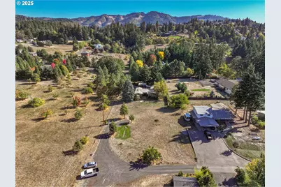 1195 NW Baker Dr, White Salmon, WA 98672 - Photo 10