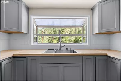 181 Oak Hollow Ln, Riddle, OR 97469 - Photo 4