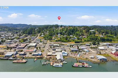 687 N 3rd St, Coos Bay, OR 97420 - Photo 2