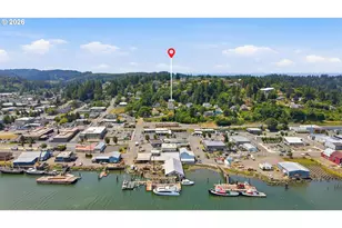 687 N 3rd St, Coos Bay, OR 97420 - Photo 2